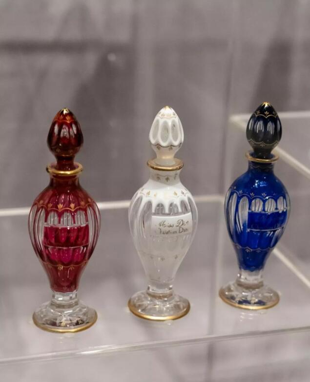 迪奥展厅设计，服装展厅设计如此美不胜收！