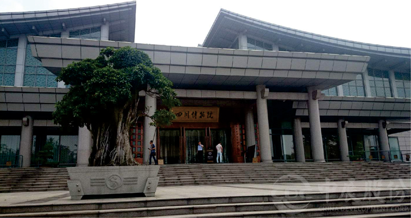 展厅环保肌理乳胶漆饰面工艺与精密化墙面落地技术